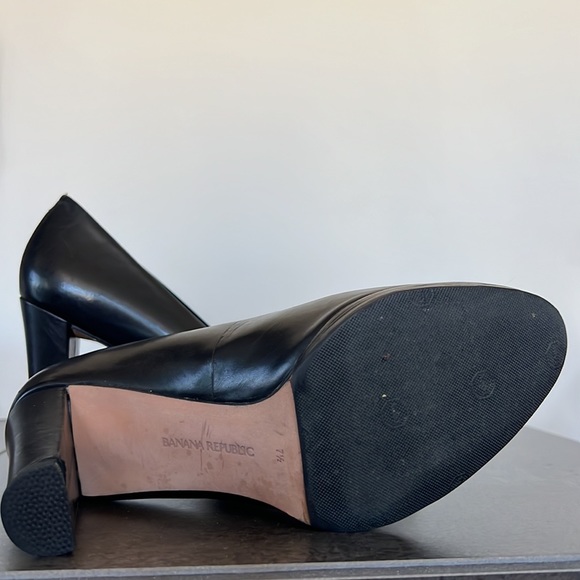 Banana Republic leather block heel pumps 71/2 black - Picture 8 of 9